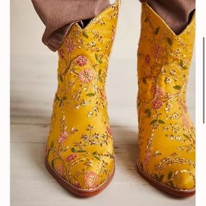 Floral cowboy boots